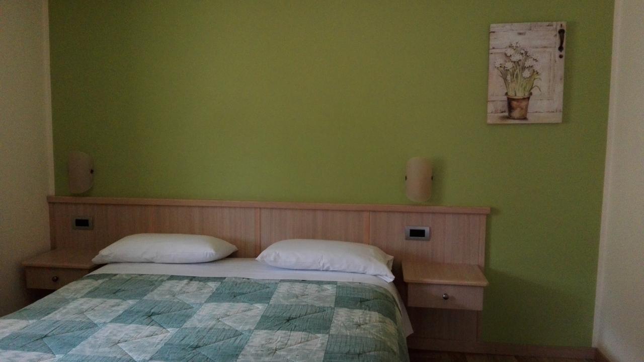 Garni Delia Hotel Livigno Exterior photo